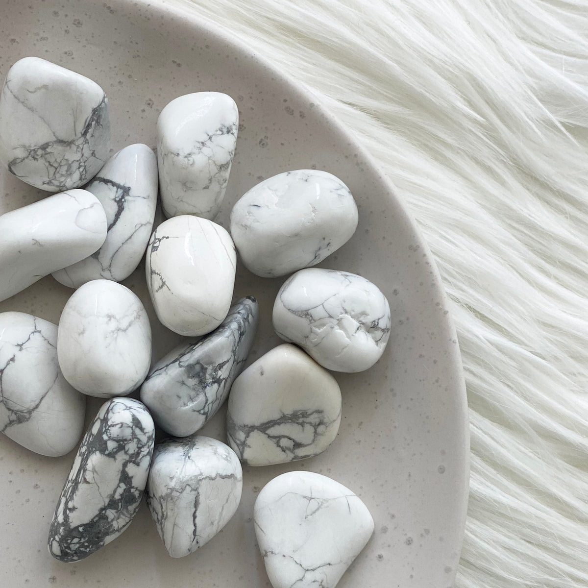 White howlite hot sale